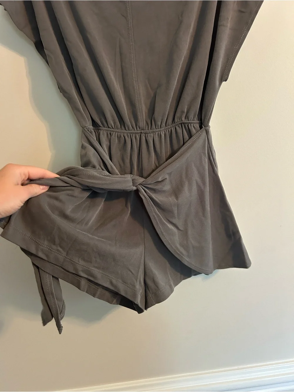 El Bloom Gray Tie-Waist Short Sleeve Romper